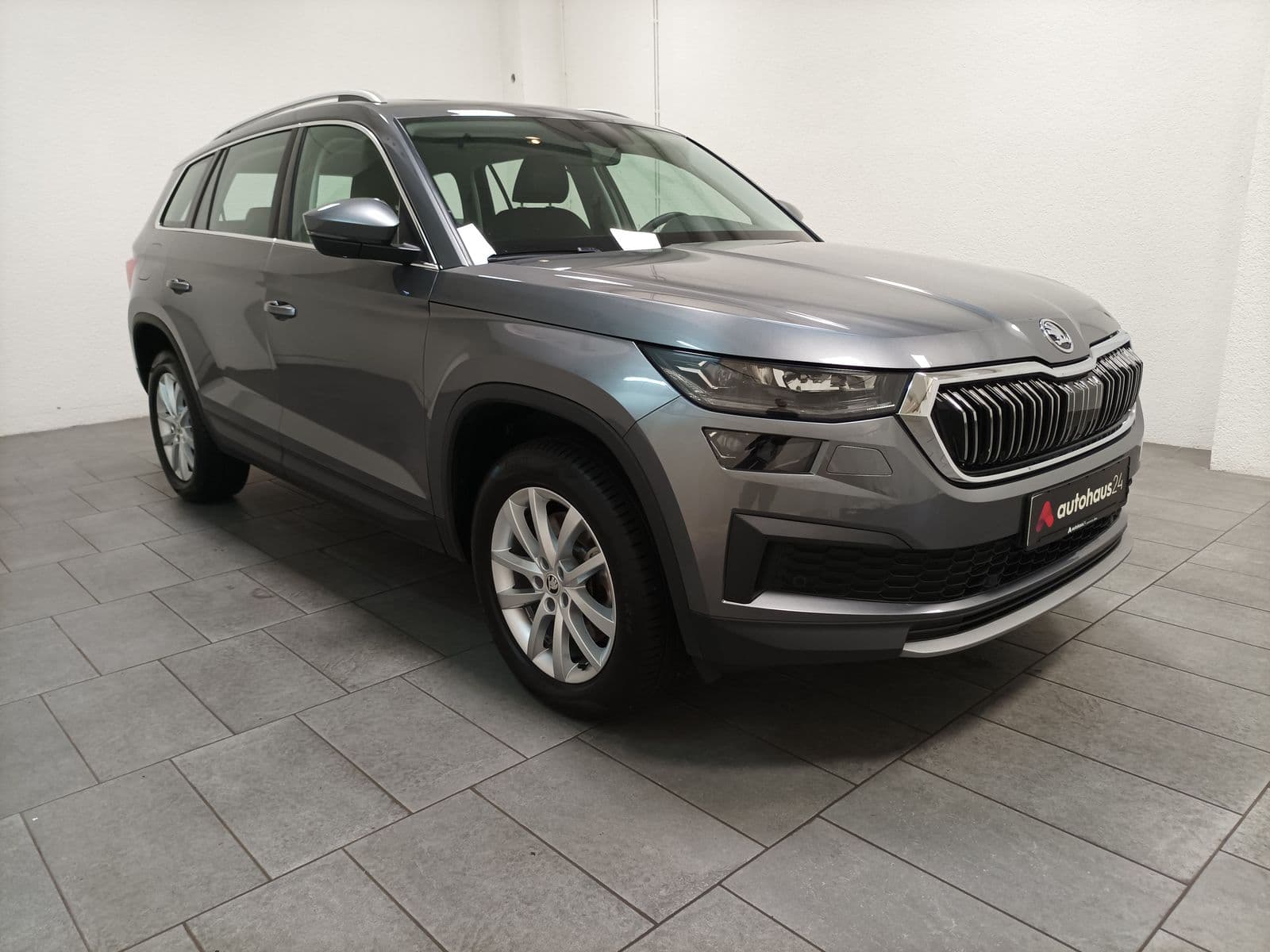 ŠKODA Kodiaq SUV / Crossover / Geländewagen SKODA Kodiaq 2.0 TDI SCR 147kW DSG 4x4 STYLE Sports Utility Vehicle #1