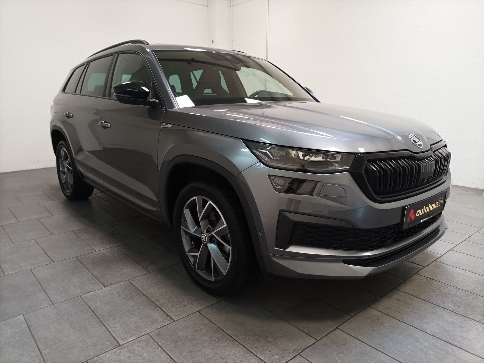 ŠKODA Kodiaq SUV / Crossover / Geländewagen SKODA Kodiaq 1.5 TSI ACT DSG SPORTLINE Sports Utility Vehicle #1
