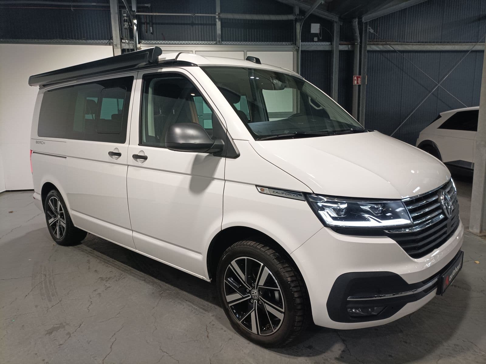 Volkswagen Multivan Kleinbus / Van VOLKSWAGEN California 2,0 TDI 110kW SCR 4MOTION DSG Beach Tour Campingbus #1