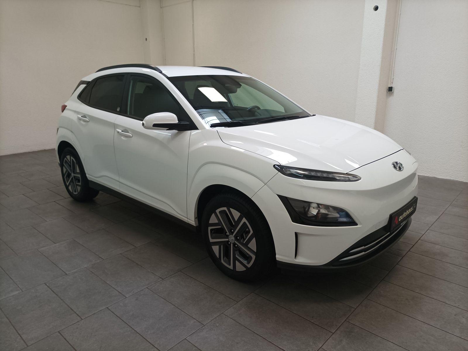 Hyundai Kona SUV / Crossover / Geländewagen HYUNDAI Kona ELEKTRO 100kW Sports Utility Vehicle