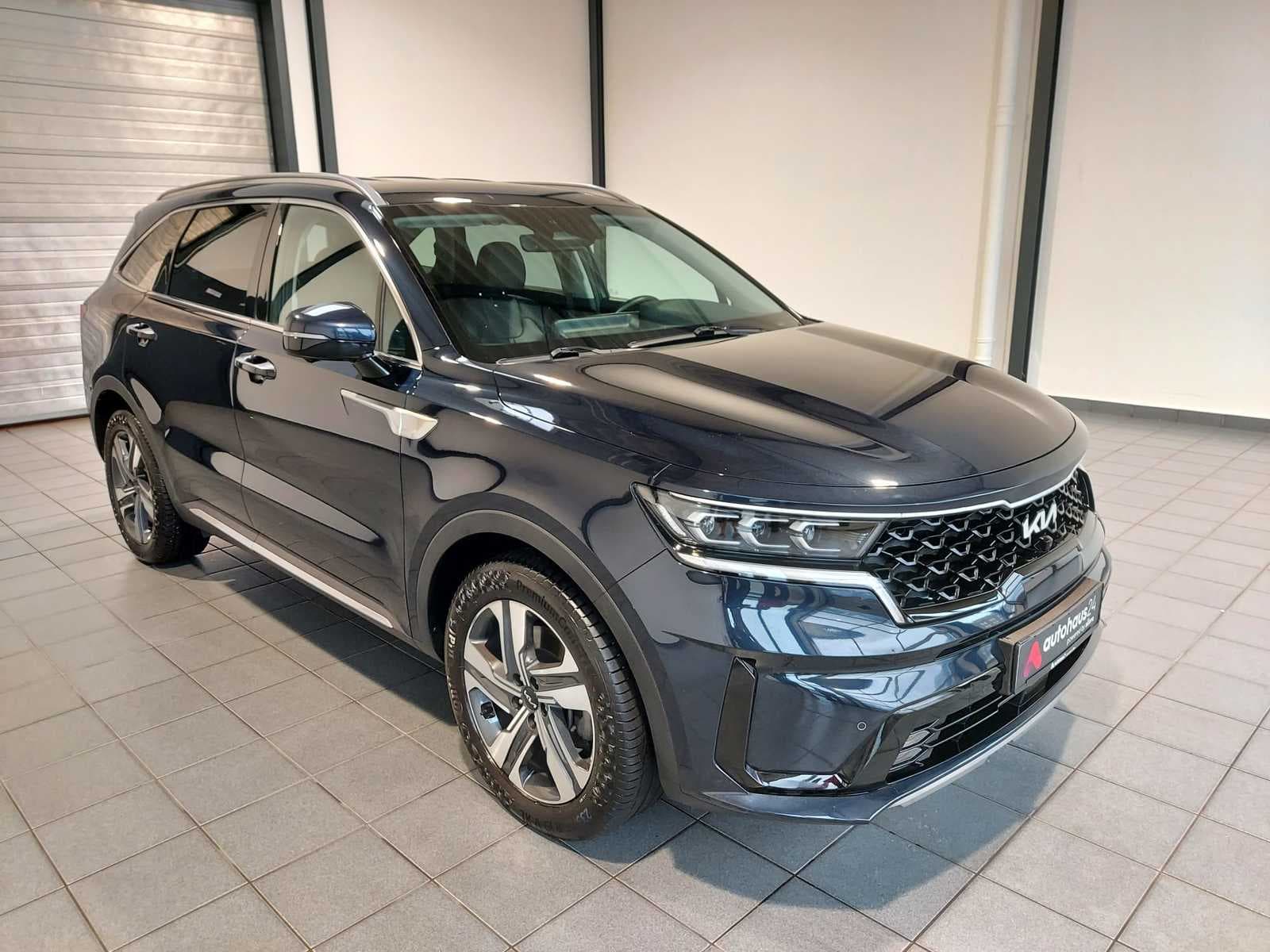 Kia Sorento SUV / Crossover / Geländewagen KIA Sorento 2.2 CRDi 2WD Spirit DCT8 Sports Utility Vehicle #1