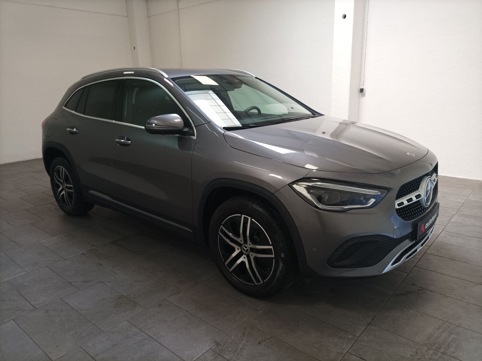 Mercedes-Benz GLA-Klasse SUV / Crossover / Geländewagen MERCEDES GLA GLA 250 e DCT Sports Utility Vehicle