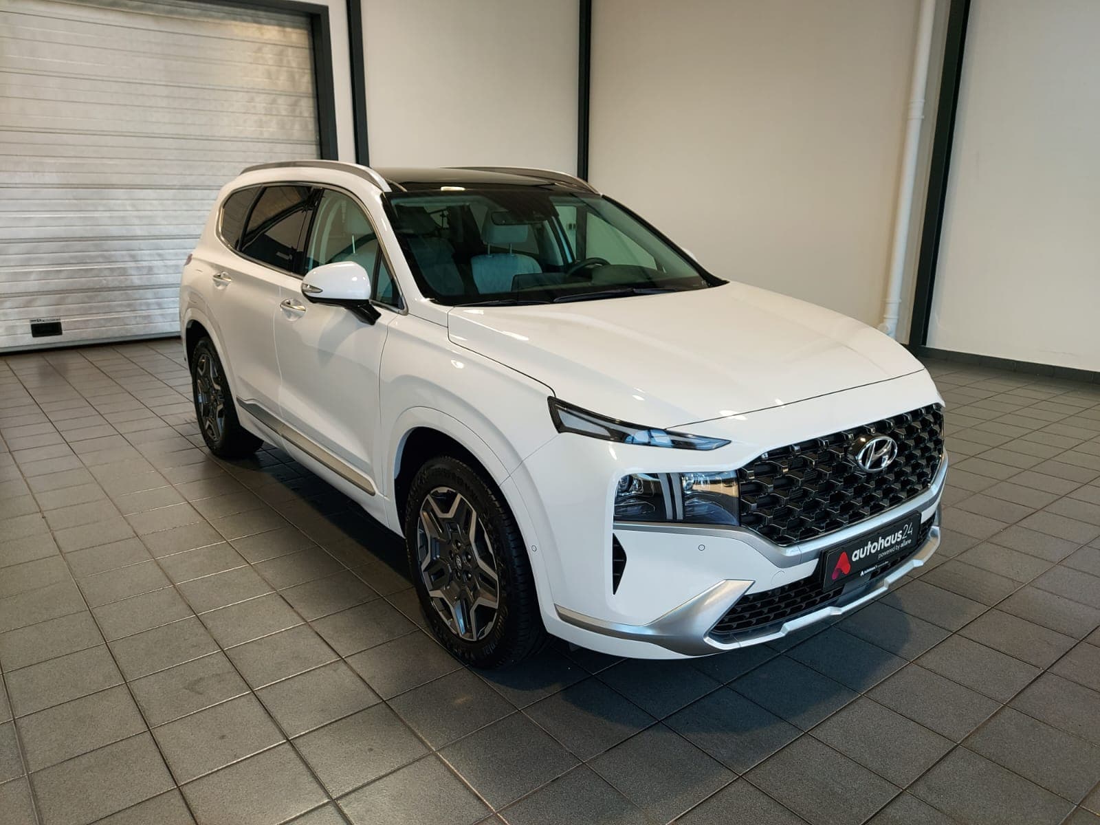 Hyundai Santa Fe SUV / Crossover / Geländewagen HYUNDAI Santa Fe 1.6 T-GDI Plug-in Hybrid 4WD Auto Sports Utility Vehicle #1