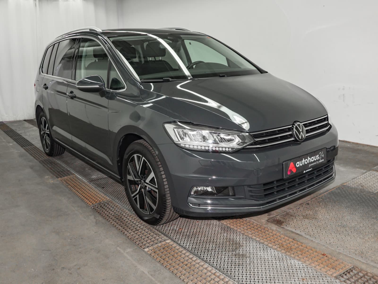 Volkswagen Touran Kleinbus / Van VOLKSWAGEN Touran 1.5 TSI OPF DSG Highline Kompaktvan #1