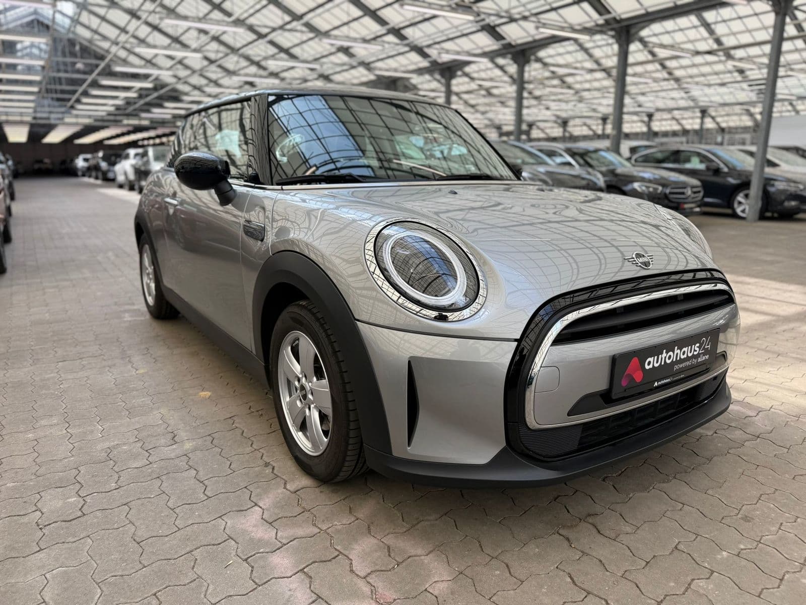 MINI 3-Türer Limousine MINI MINI Cooper Essential Trim Steptronic Schräghecklimousine #1