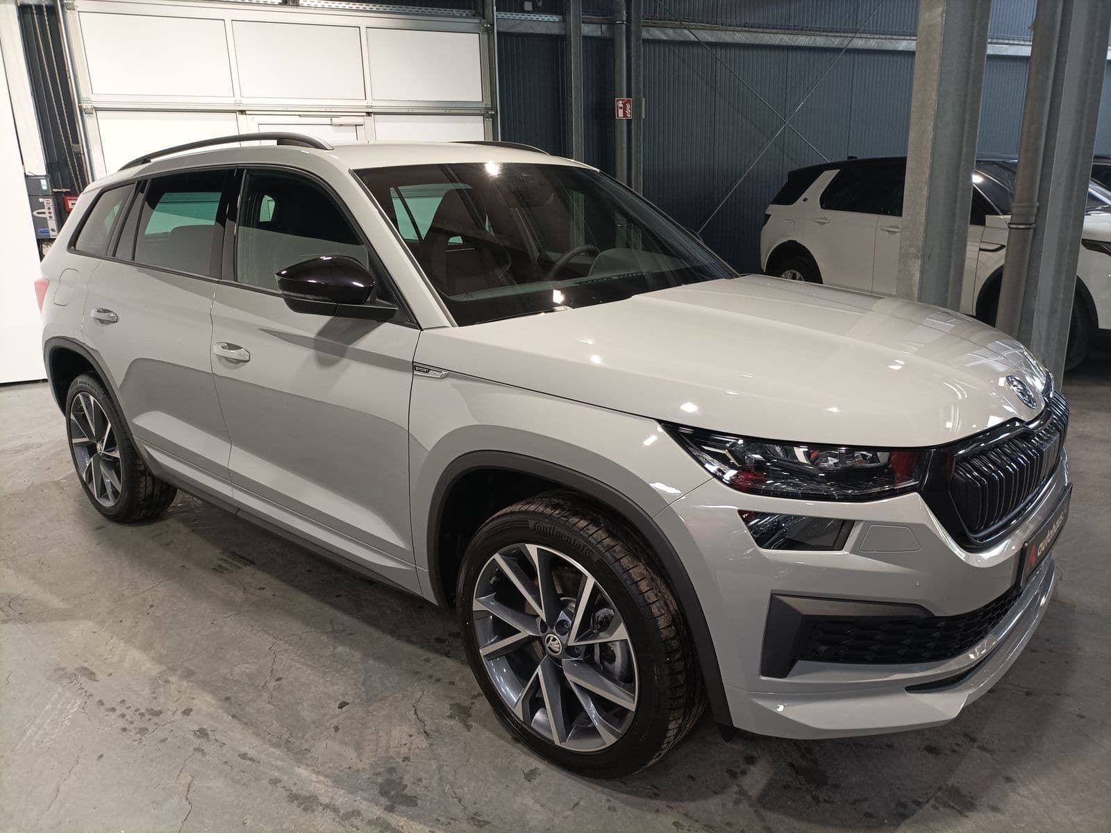 ŠKODA Kodiaq SUV / Crossover / Geländewagen SKODA Kodiaq 2.0 TSI DSG 4x4 SPORTLINE Sports Utility Vehicle