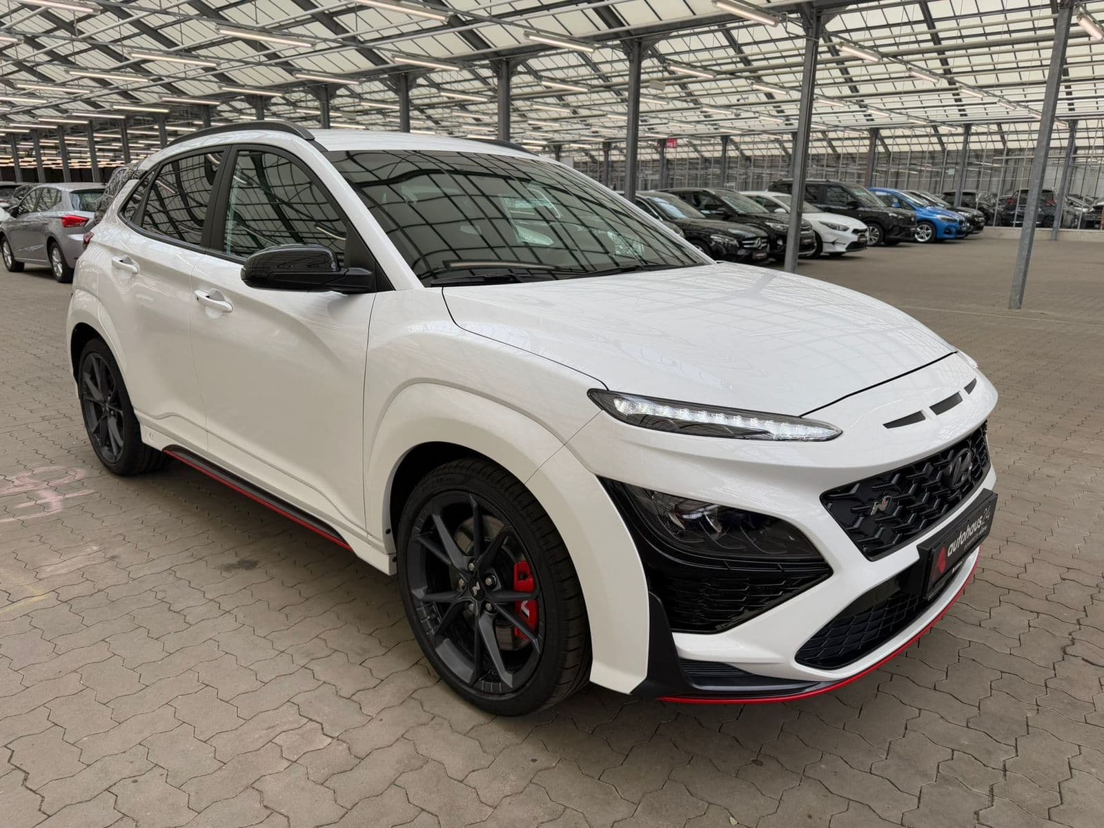 Hyundai Kona SUV / Crossover / Geländewagen HYUNDAI Kona 2.0 T-GDI N DCT Sports Utility Vehicle #1