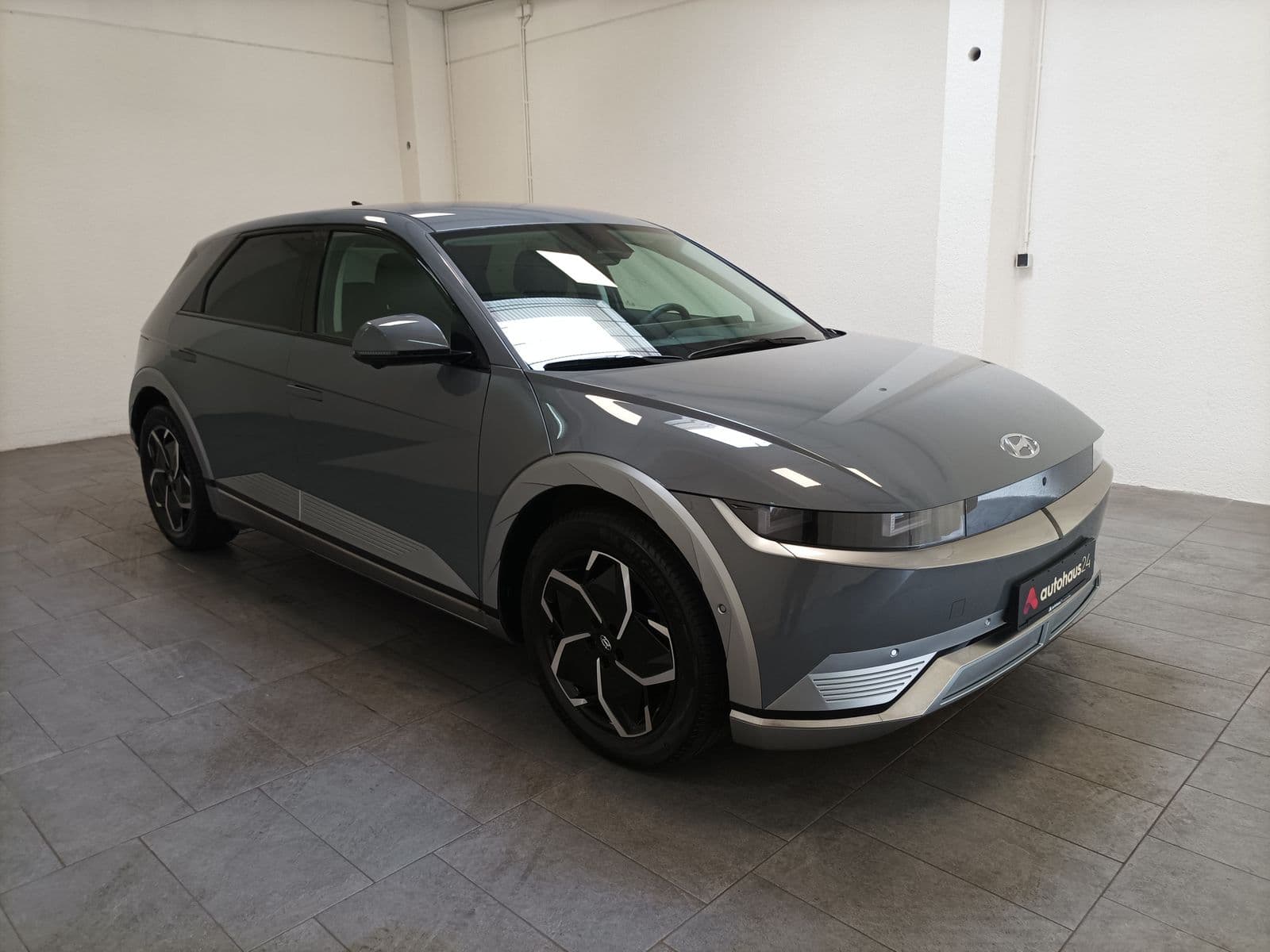 Hyundai IONIQ 5 Limousine HYUNDAI IONIQ 5 58 kWh 173 kW Allradantrieb Sports Utility Vehicle #1