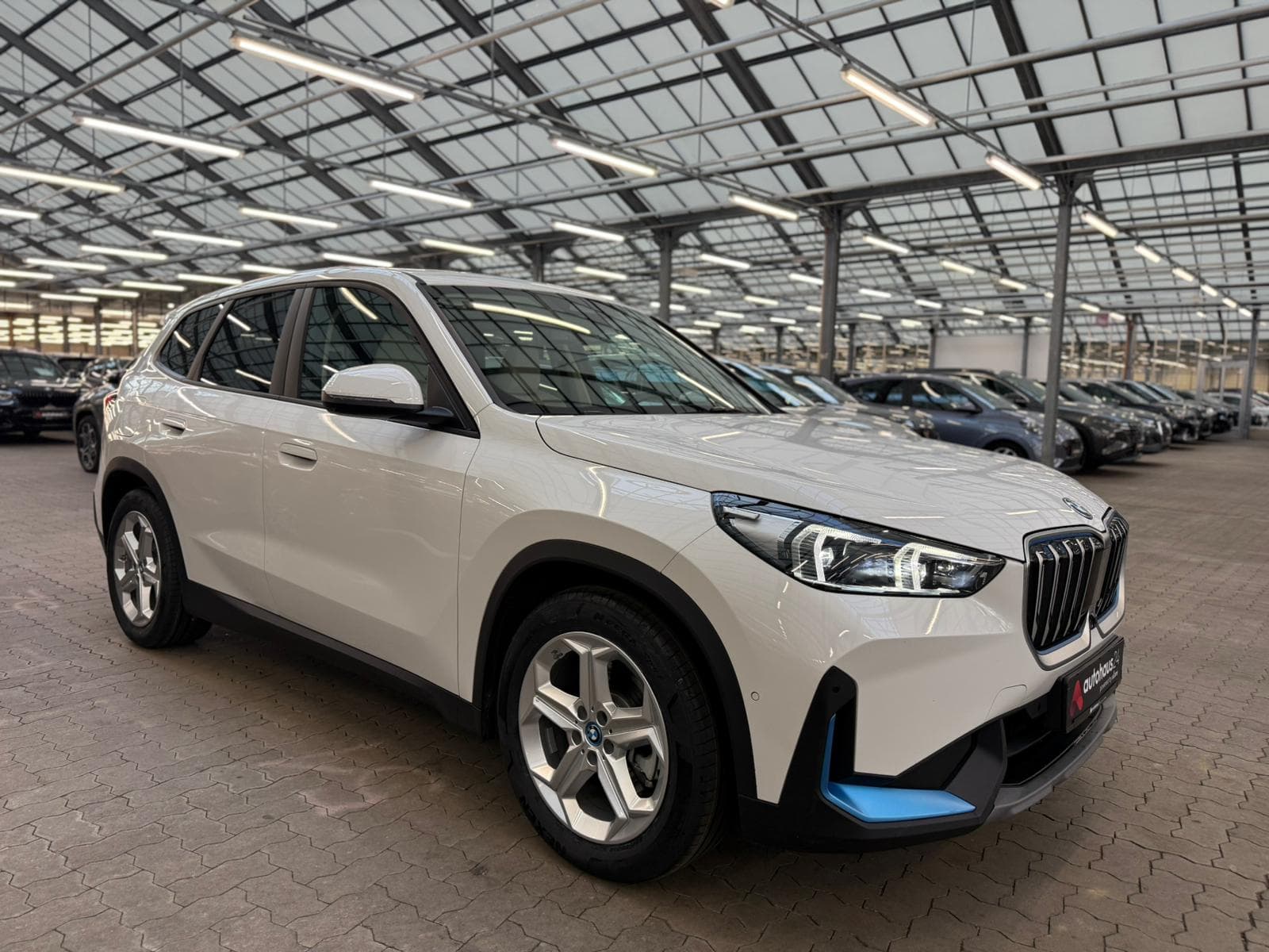 BMW iX1 SUV / Crossover / Geländewagen BMW iX1 xDrive30 Sports Utility Vehicle #1