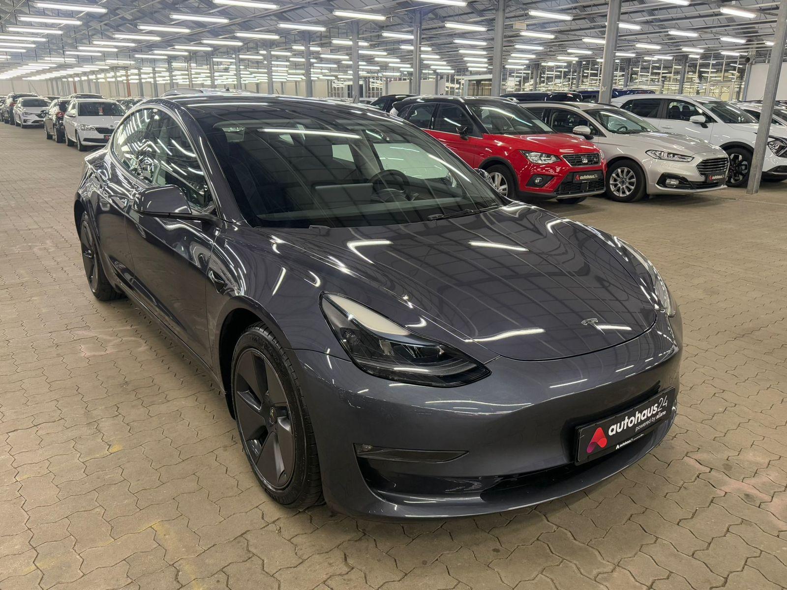 TESLA Model 3 Limousine TESLA Model 3 Allradantrieb mit Dualmotor Long Range Limousine