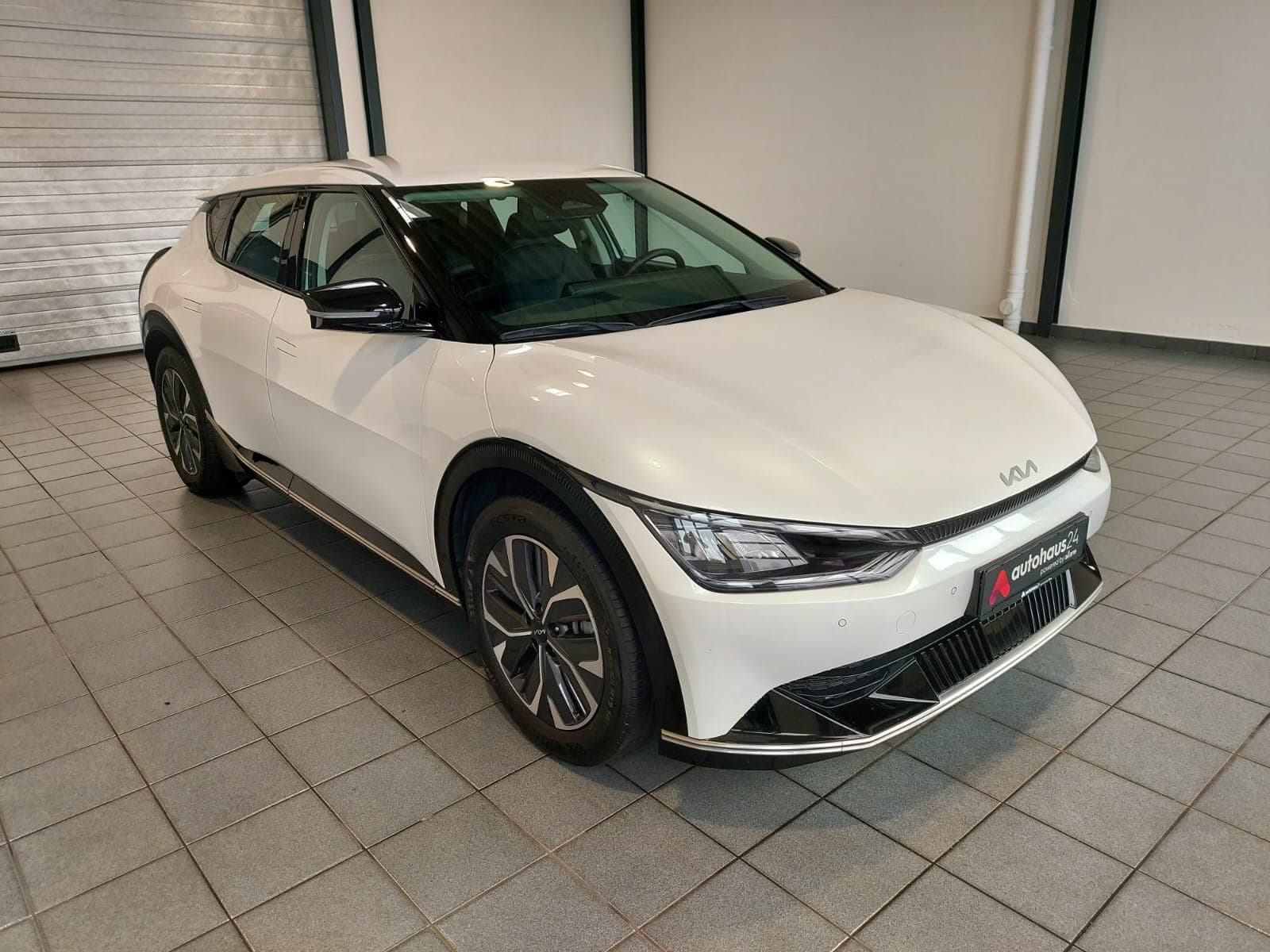 Kia EV6 SUV / Crossover / Geländewagen KIA EV6 77,4 kWh 168 kW Heckantrieb Sports Utility Vehicle #1