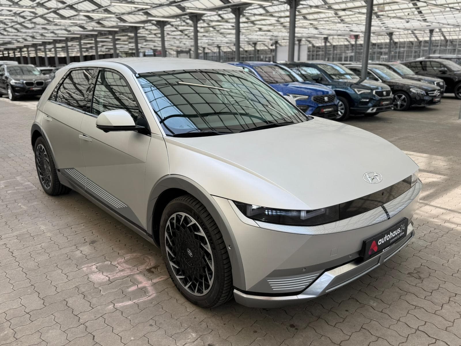 Hyundai IONIQ 5 Limousine HYUNDAI IONIQ 5 77,4 kWh Allradantrieb Sports Utility Vehicle #1