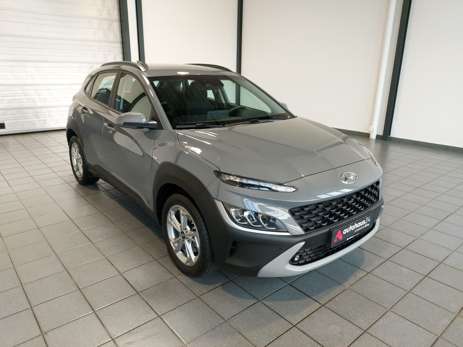 Hyundai Kona SUV / Crossover / Geländewagen HYUNDAI Kona 1.0 T-GDI 48V-Hybrid Trend iMT Sports Utility Vehicle #1