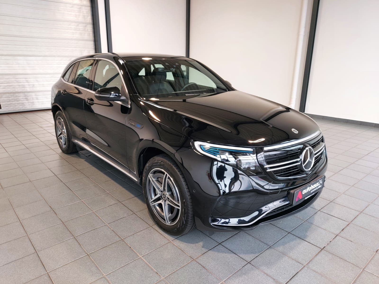 Mercedes-Benz EQC SUV / Crossover / Geländewagen MERCEDES EQC EQC 400 4MATIC AMG Line Sports Utility Vehicle