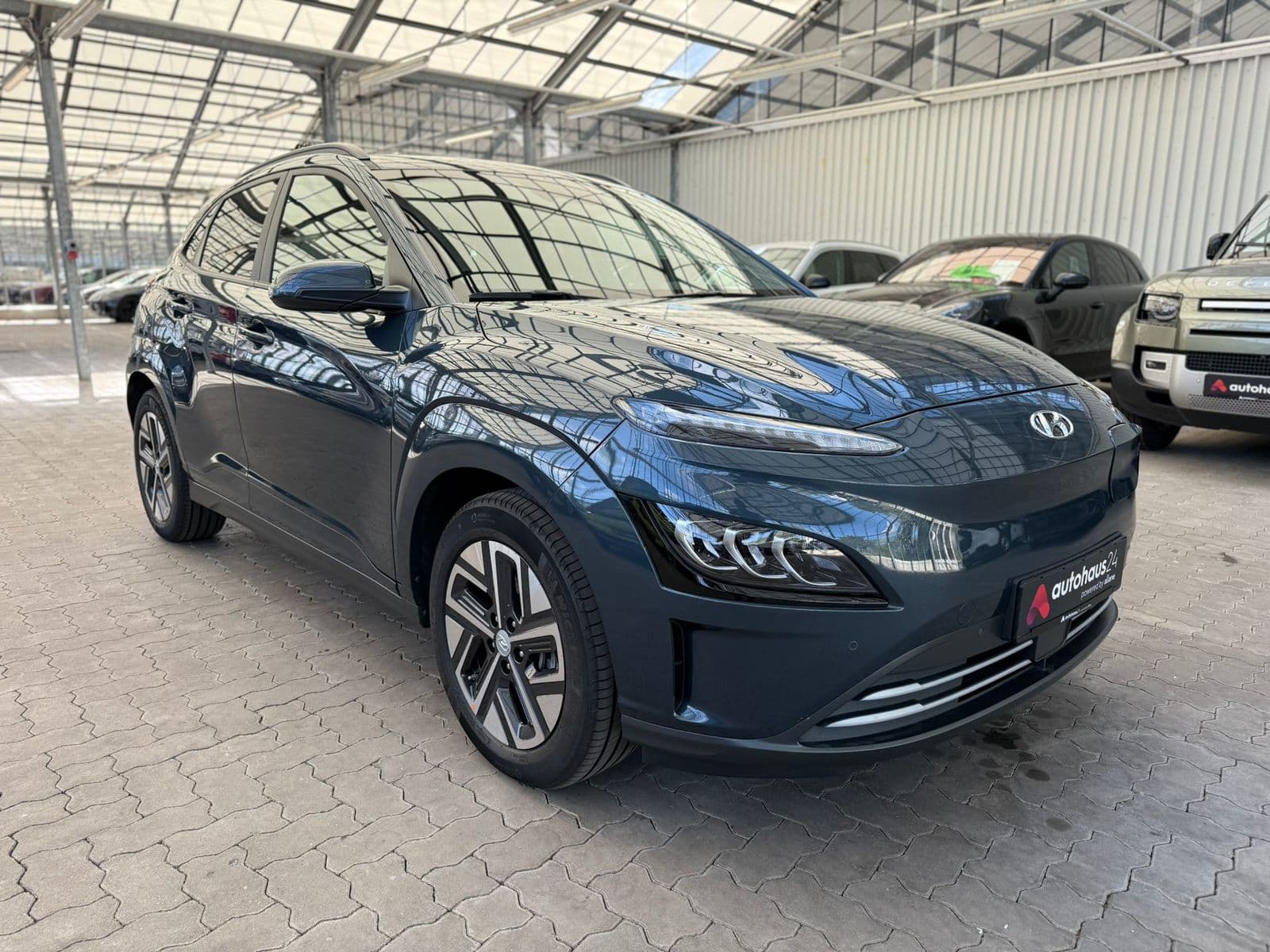 Hyundai Kona SUV / Crossover / Geländewagen HYUNDAI Kona ELEKTRO 100kW Advantage-Paket Sports Utility Vehicle #1