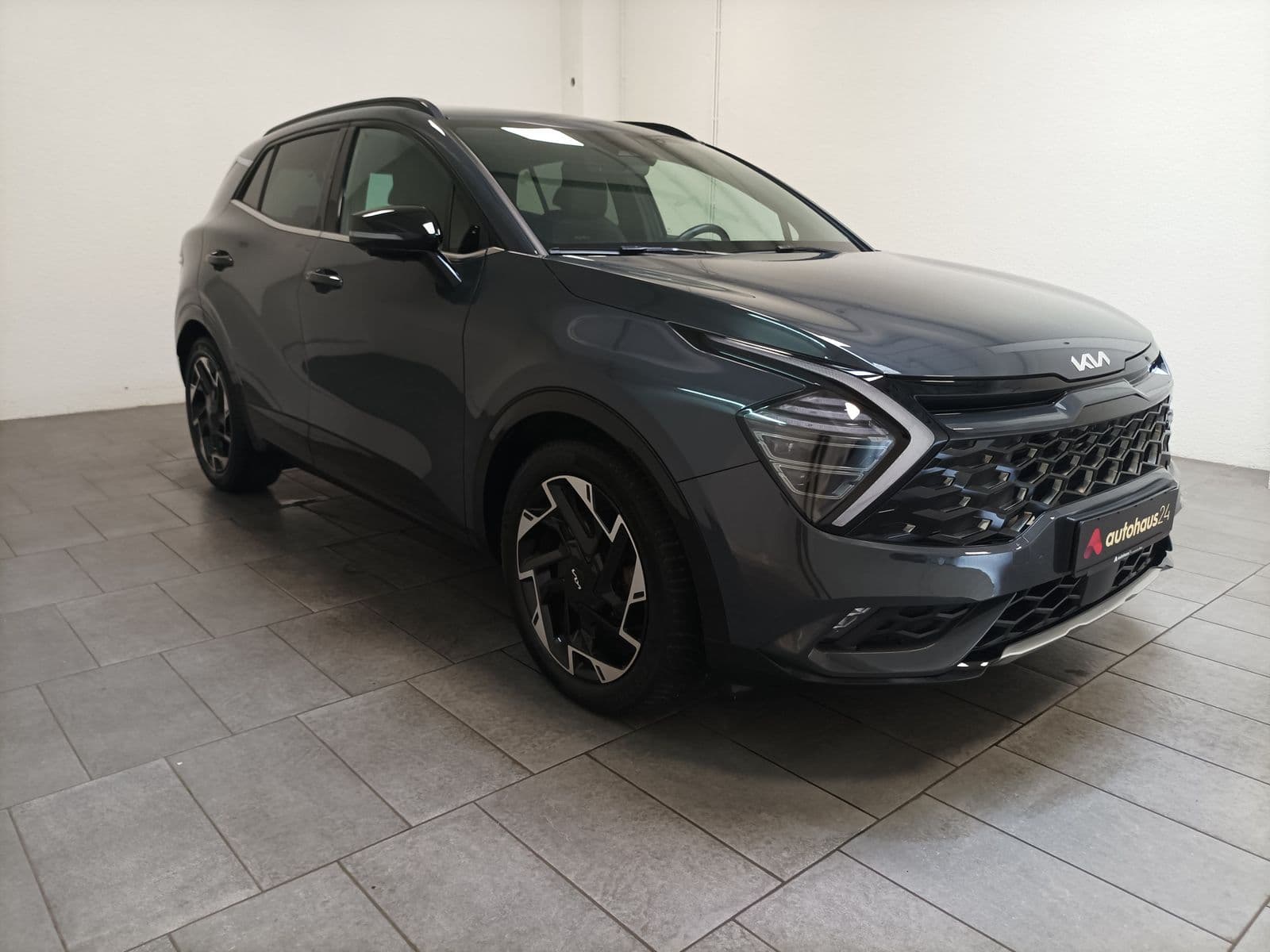 Kia Sportage SUV / Crossover / Geländewagen KIA Sportage 1.6 T-GDI EcoDyn. 132kW GT-line DCT 4WD Sports Utility Vehicle #1