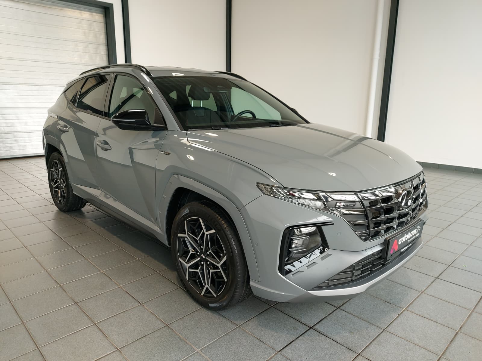 Hyundai Tucson SUV / Crossover / Geländewagen HYUNDAI Tucson 1.6 T-GDI Plug-in Hybrid 4WD Auto Sports Utility Vehicle #1