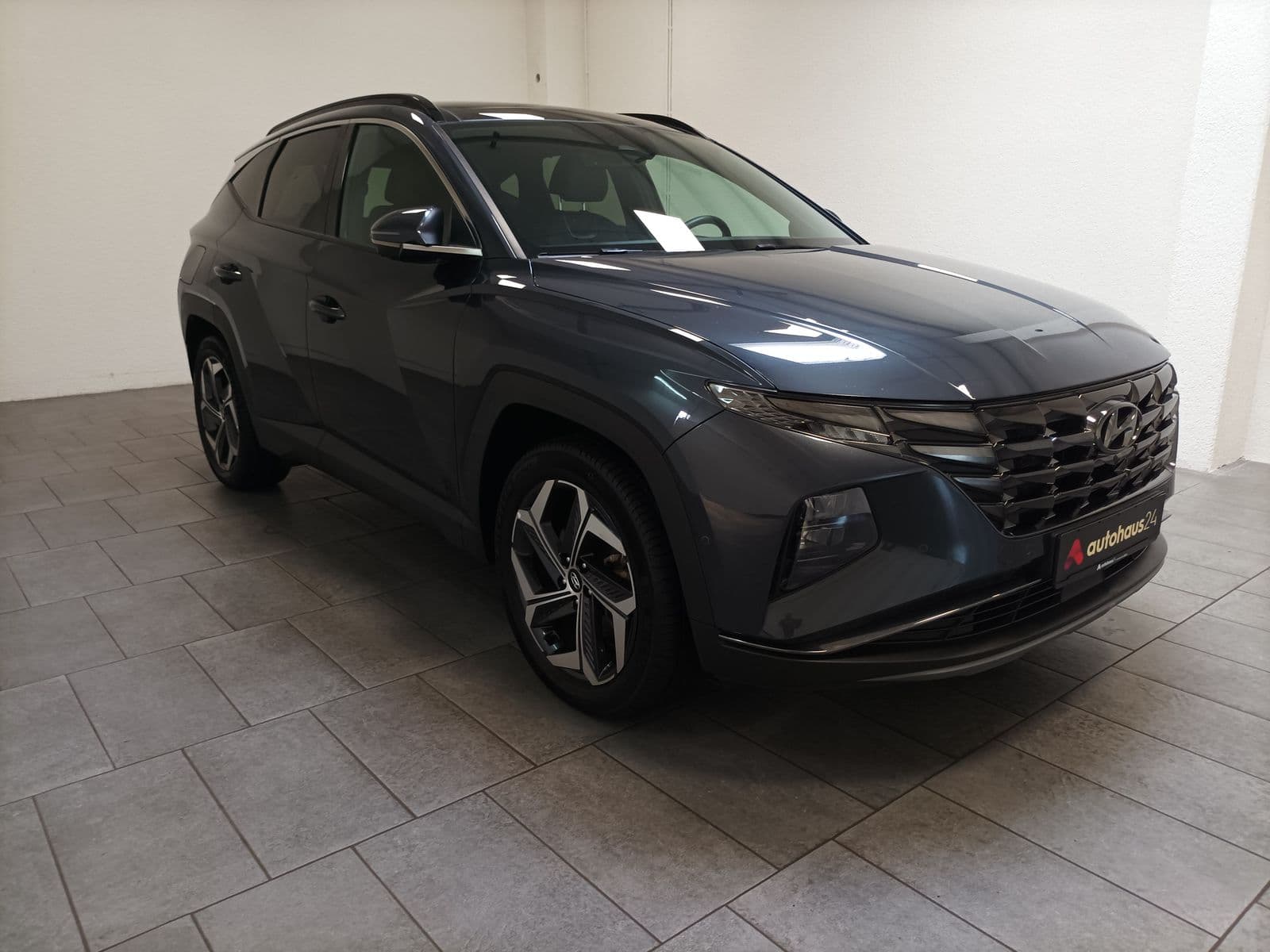 Hyundai Tucson SUV / Crossover / Geländewagen HYUNDAI Tucson 1.6 T-GDI Plug-in Hybrid 4WD Auto Sports Utility Vehicle #1
