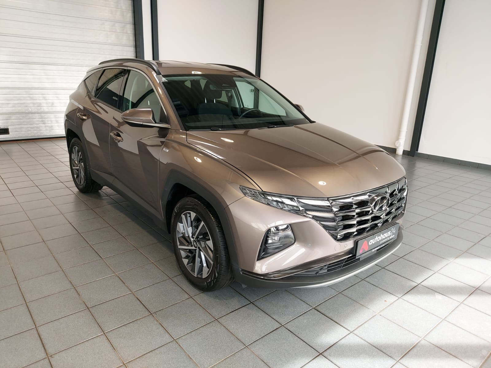 Hyundai Tucson SUV / Crossover / Geländewagen HYUNDAI Tucson 1.6 T-GDI 132kW 48V Trend DCT 4WD Sports Utility Vehicle #1