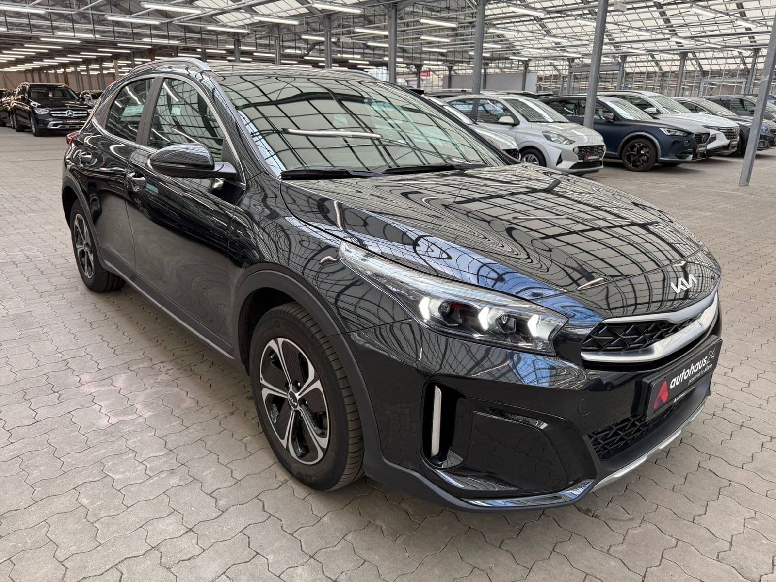 Kia XCeed SUV / Crossover / Geländewagen KIA XCeed 1.6 GDI Plug-In Hybrid DCT6 Vision Sports Utility Vehicle #1