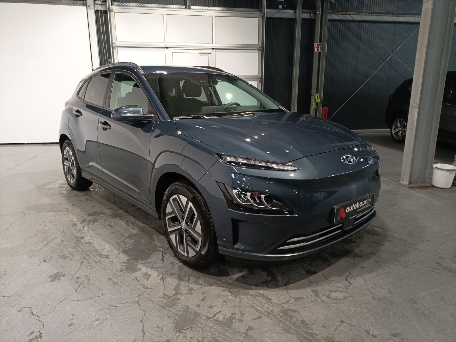 Hyundai Kona SUV / Crossover / Geländewagen HYUNDAI Kona ELEKTRO 100kW Advantage-Paket Sports Utility Vehicle #1