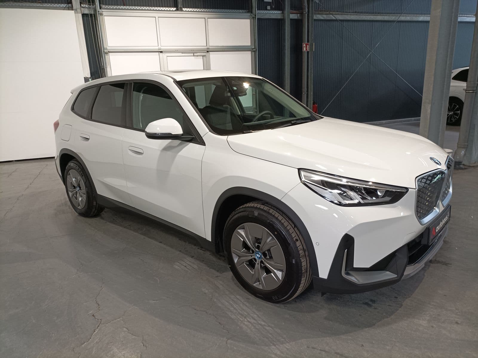 BMW X1 SUV / Crossover / Geländewagen BMW iX1 xDrive30 Sports Utility Vehicle #1