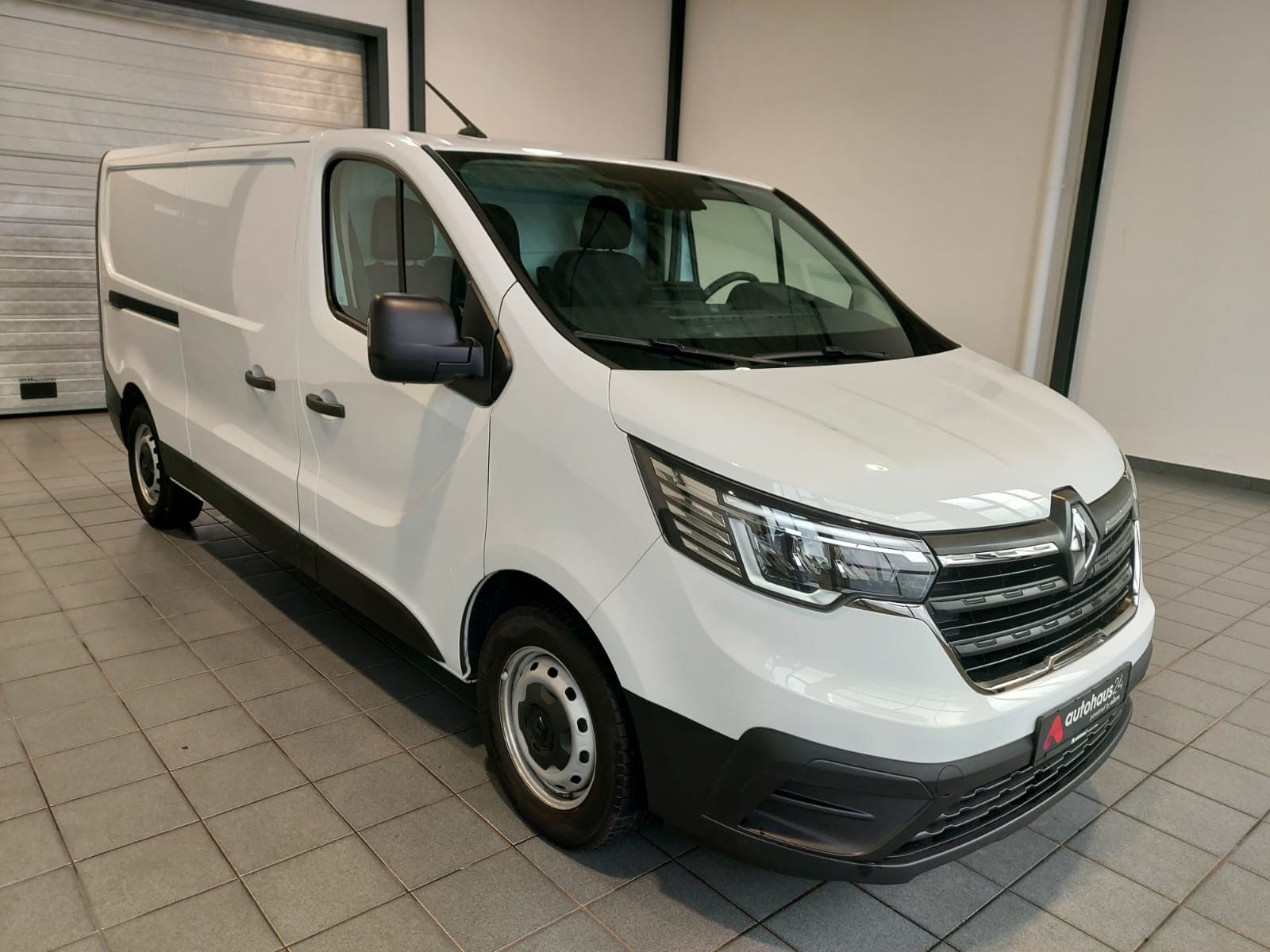 Renault Trafic Transporter RENAULT Trafic Blue dCi 130 L2H1 Komfort Kastenwagen #1