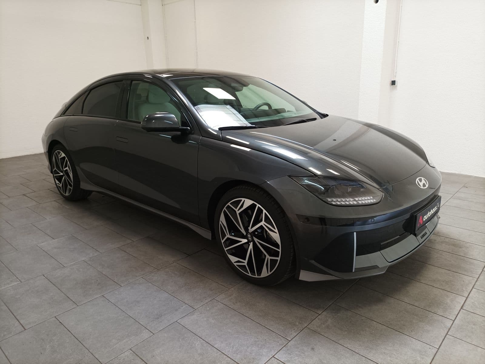 Hyundai IONIQ 6 Limousine HYUNDAI IONIQ 6 77,4kWh 168kW Dynamiq Limousine #1