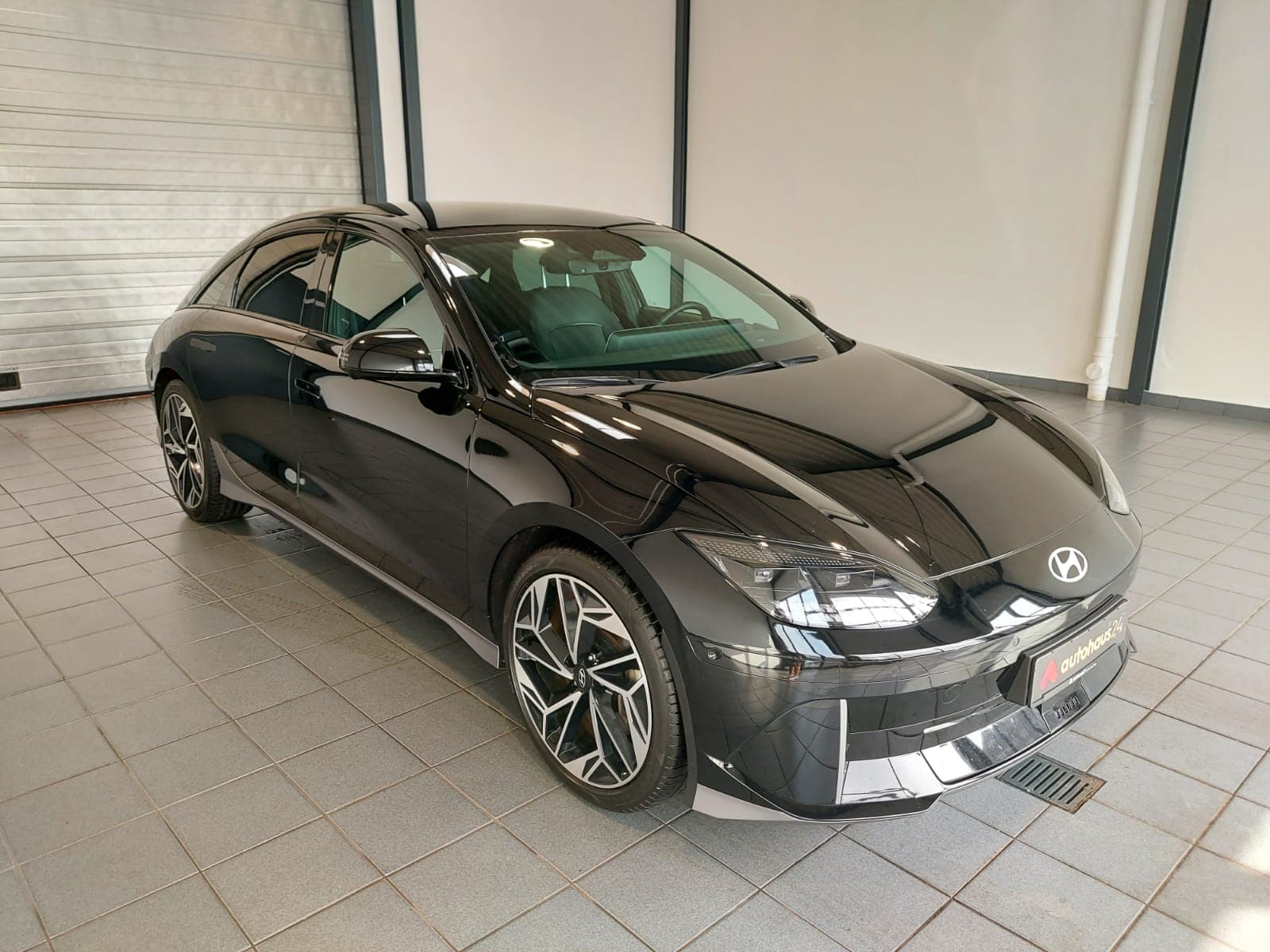 Hyundai IONIQ 6 Limousine HYUNDAI IONIQ 6 77,4kWh 168kW Dynamiq Limousine #1