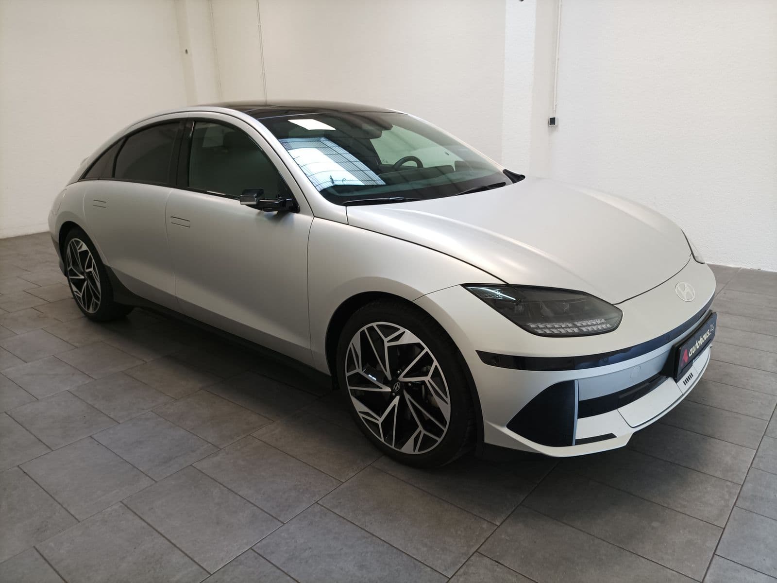Hyundai IONIQ 6 Limousine HYUNDAI IONIQ 6 77,4kWh 168kW Dynamiq Limousine #1