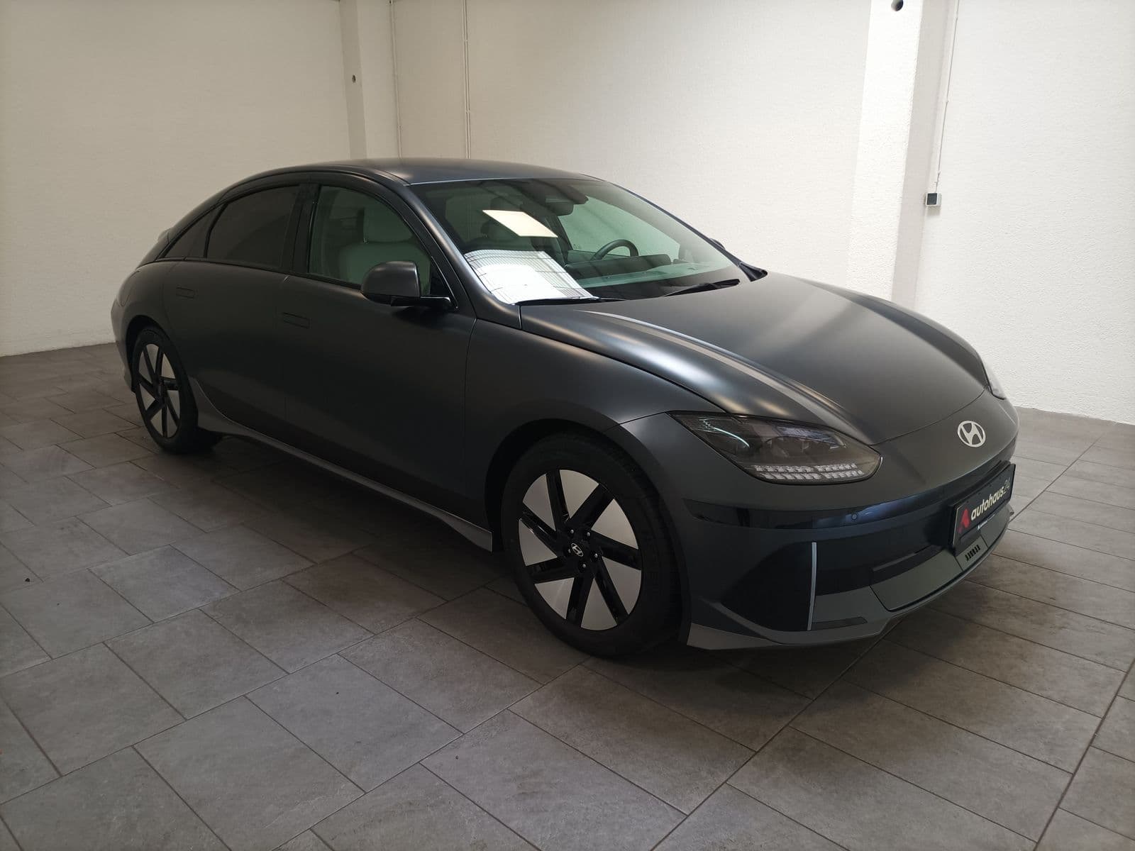 Hyundai IONIQ 6 Limousine HYUNDAI IONIQ 6 77,4kWh 168kW Dynamiq Limousine #1