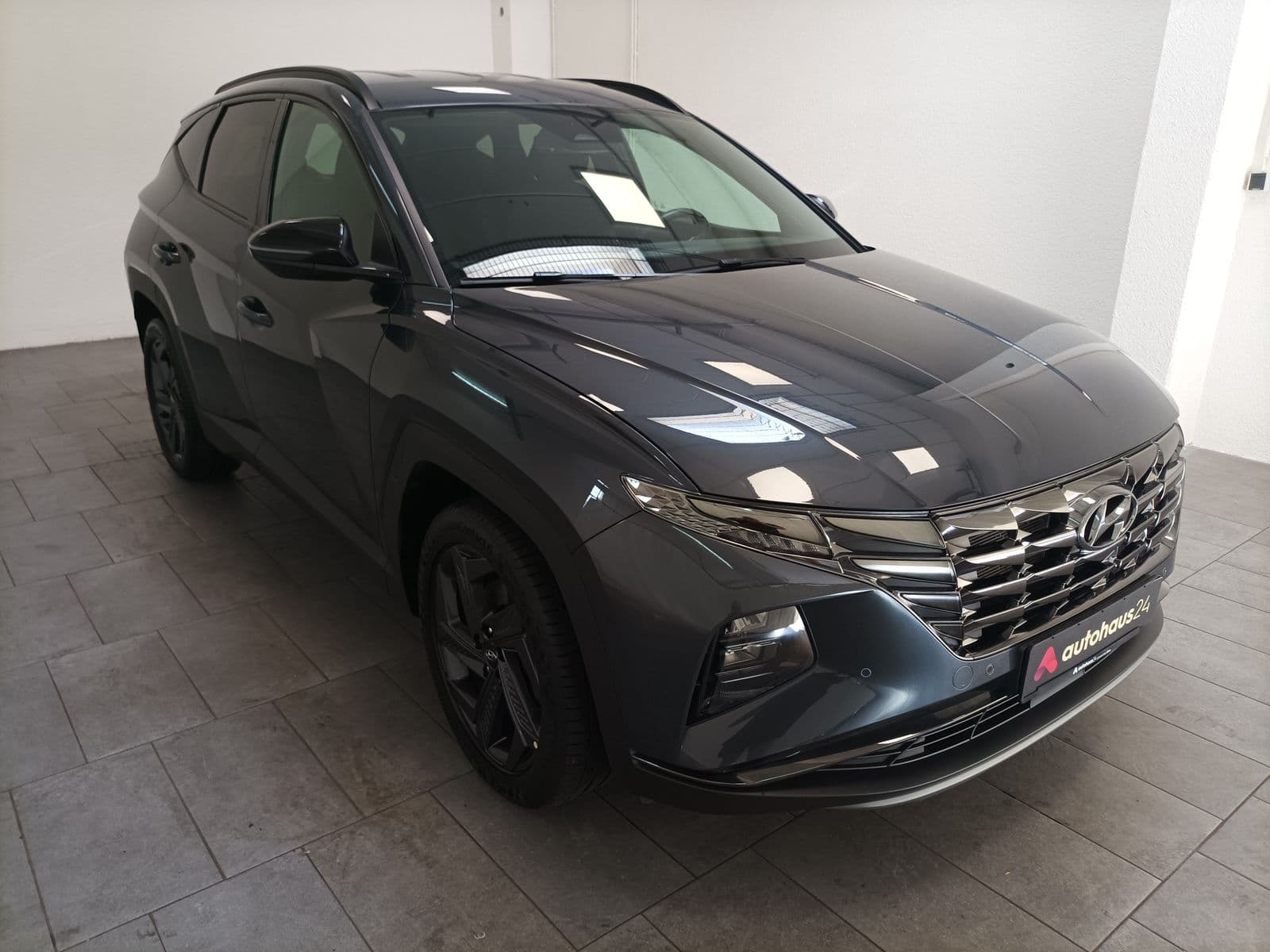 Hyundai Tucson SUV / Crossover / Geländewagen HYUNDAI Tucson 1.6 T-GDI Advantage Sports Utility Vehicle #1