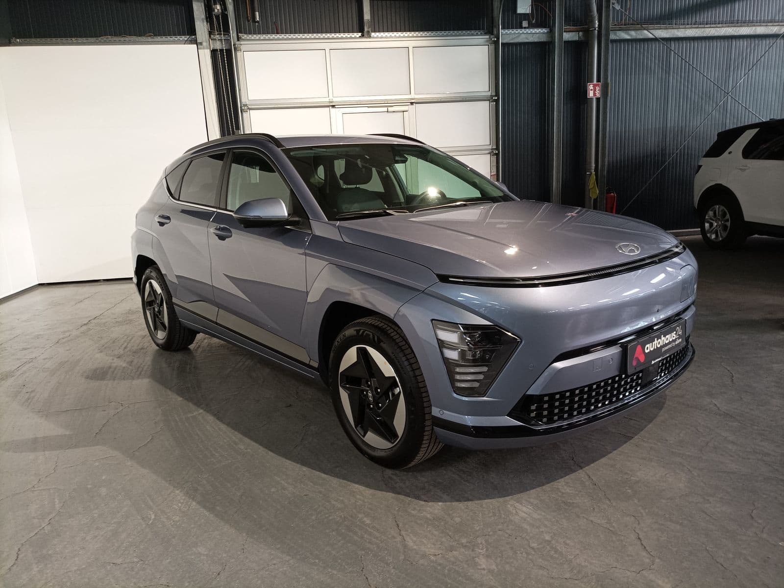 Hyundai Kona SUV / Crossover / Geländewagen HYUNDAI Kona ELEKTRO 160kW Trend-Paket Sports Utility Vehicle #1