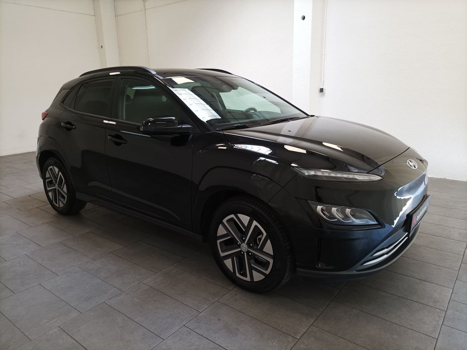 Hyundai Kona SUV / Crossover / Geländewagen HYUNDAI Kona ELEKTRO 100kW Sports Utility Vehicle #1