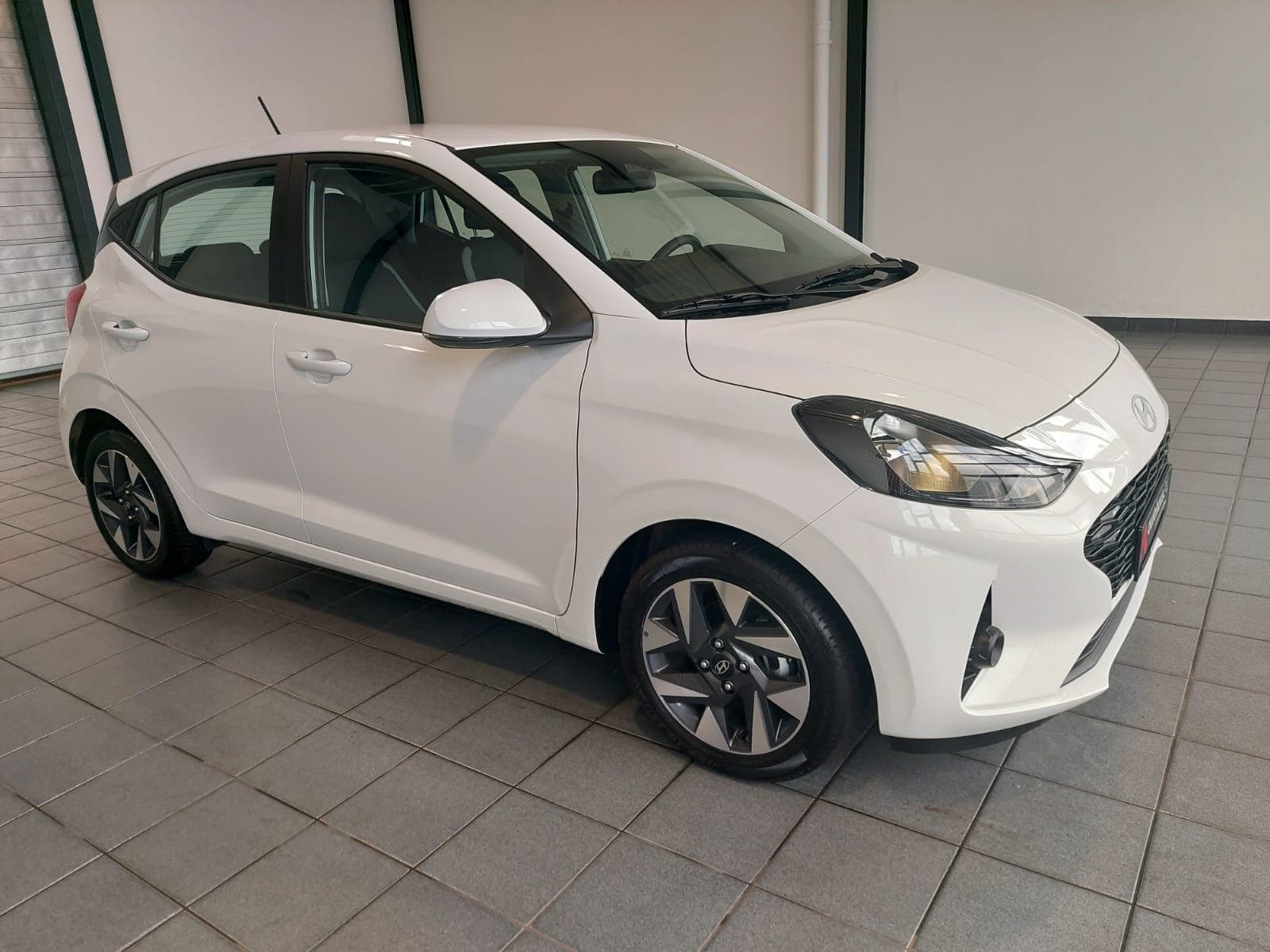 Hyundai i10 Limousine HYUNDAI i10 1.2 Trend Schräghecklimousine #1
