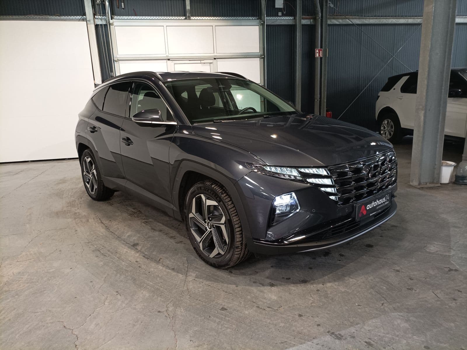 Hyundai Tucson SUV / Crossover / Geländewagen HYUNDAI Tucson 1.6 T-GDI Plug-in Hybrid 4WD Auto Sports Utility Vehicle #1