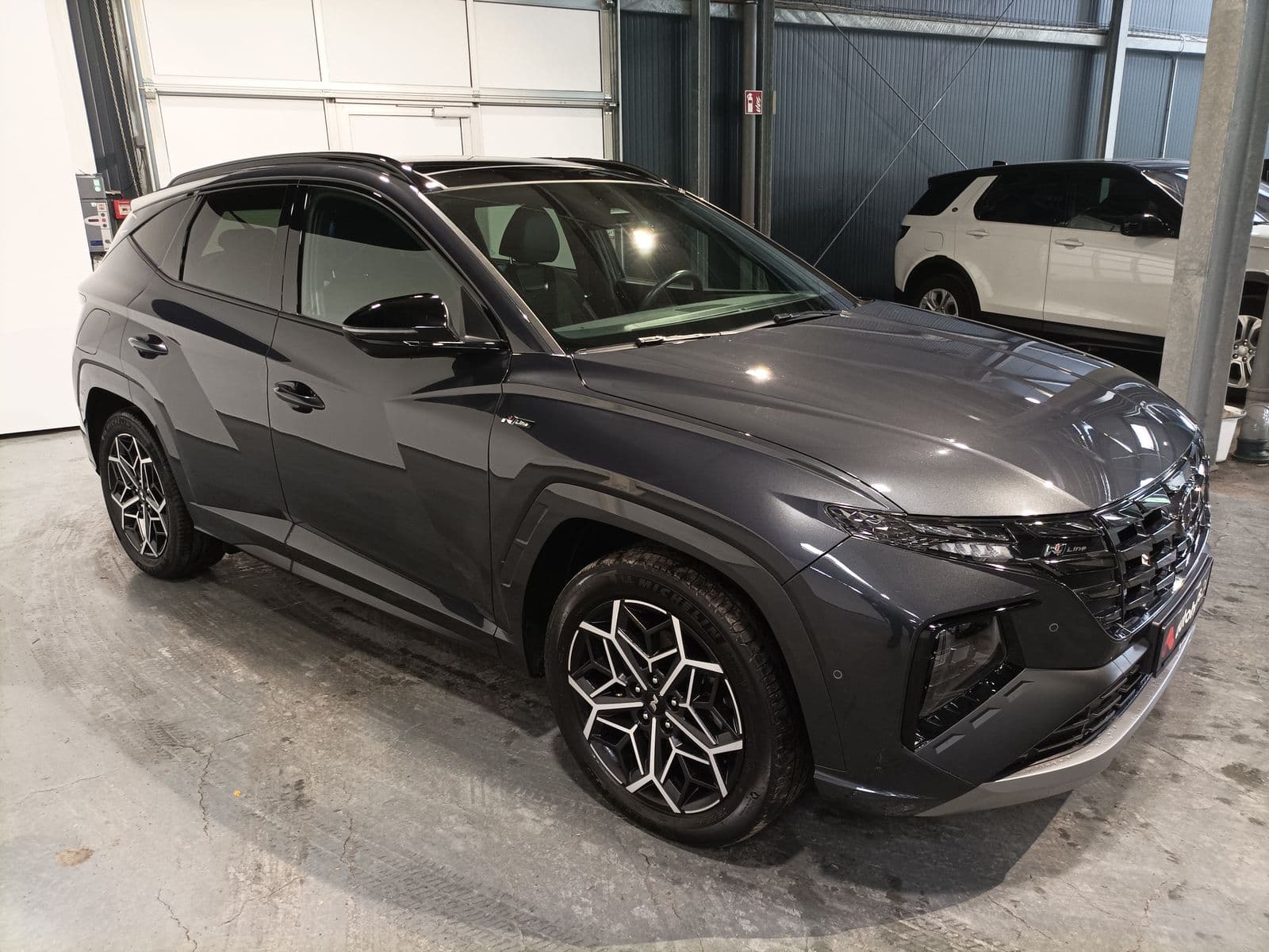 Hyundai Tucson SUV / Crossover / Geländewagen HYUNDAI Tucson 1.6 T-GDI Plug-in Hybrid 4WD Auto Sports Utility Vehicle #1