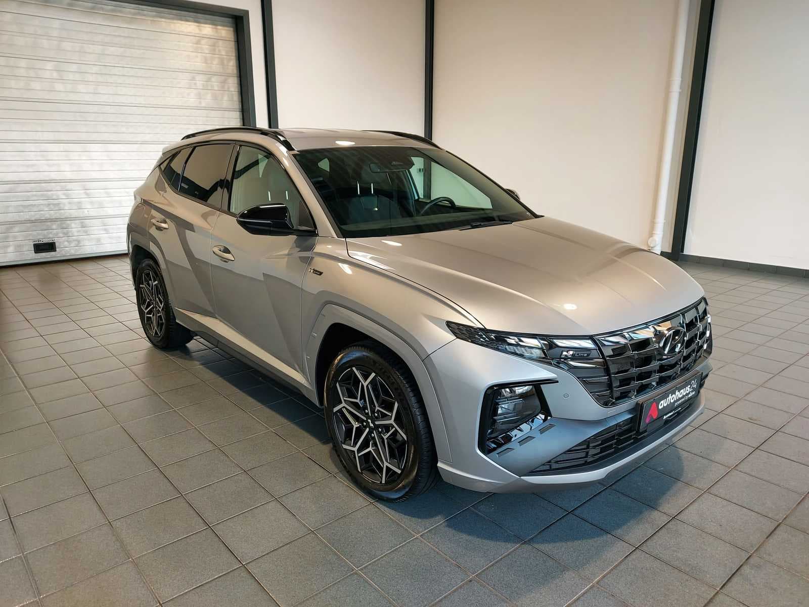Hyundai Tucson SUV / Crossover / Geländewagen HYUNDAI Tucson 1.6 T-GDI Plug-in Hybrid 4WD Auto Sports Utility Vehicle #1