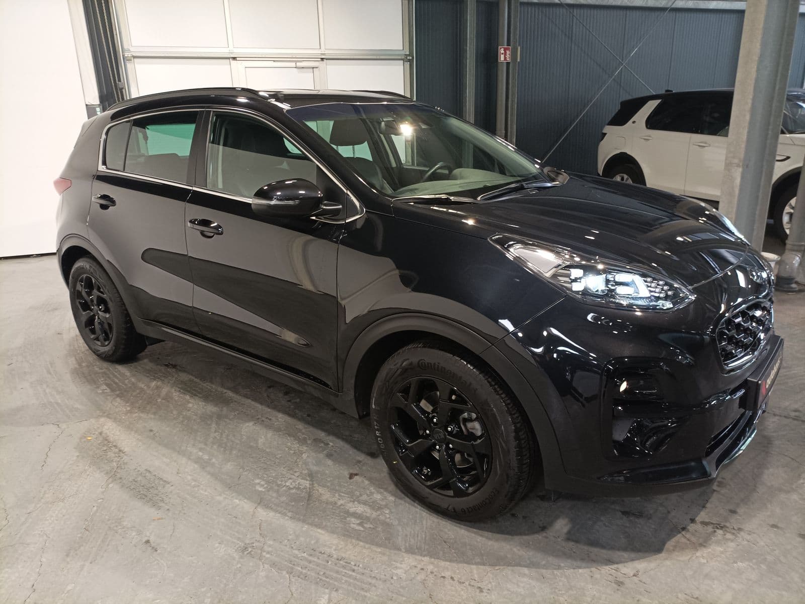 Kia Sportage SUV / Crossover / Geländewagen KIA Sportage 1.6 T-GDI DCT 2WD Black Edition Sports Utility Vehicle #1
