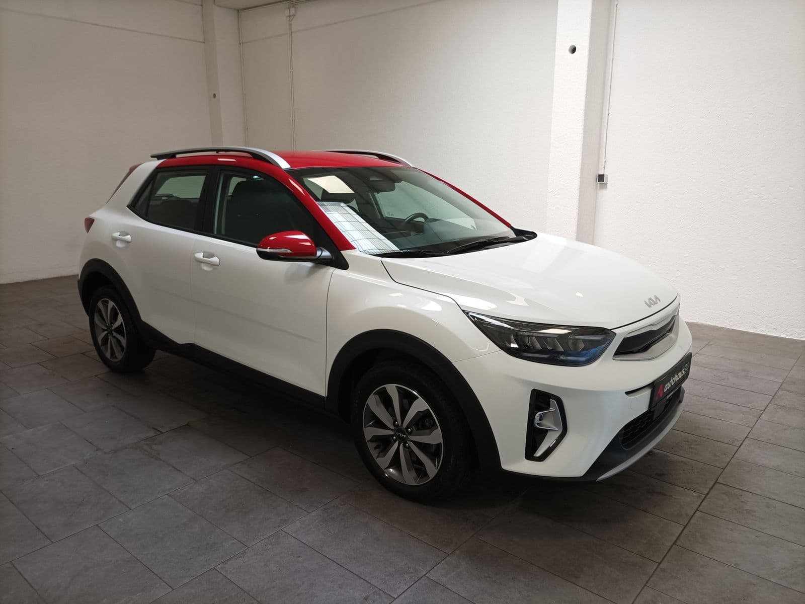 Kia Stonic SUV / Crossover / Geländewagen KIA Stonic 1.0 T-GDI 100 Vision Sports Utility Vehicle #1