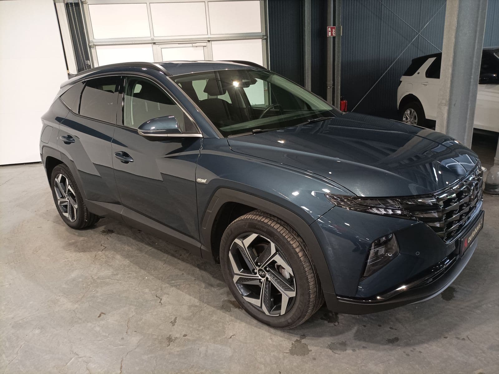Hyundai Tucson SUV / Crossover / Geländewagen HYUNDAI Tucson 1.6 T-GDI Plug-in Hybrid 4WD Auto Sports Utility Vehicle #1