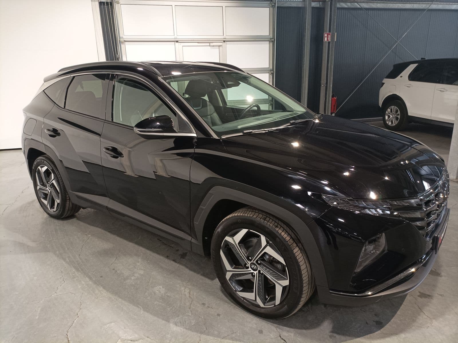 Hyundai Tucson SUV / Crossover / Geländewagen HYUNDAI Tucson 1.6 T-GDI Plug-in Hybrid 4WD Auto Sports Utility Vehicle #1