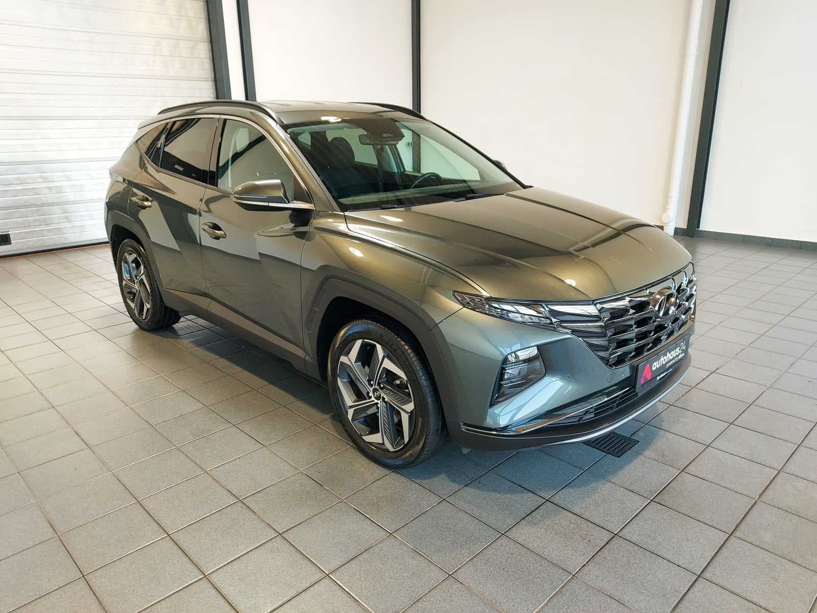 Hyundai Tucson SUV / Crossover / Geländewagen HYUNDAI Tucson 1.6 T-GDI Plug-in Hybrid 4WD Auto Sports Utility Vehicle #1
