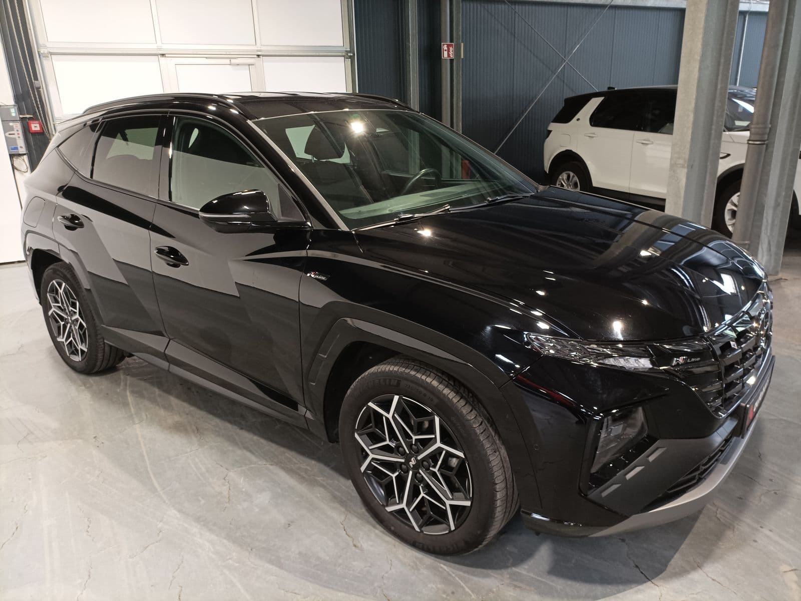 Hyundai Tucson SUV / Crossover / Geländewagen HYUNDAI Tucson 1.6 T-GDI Plug-in Hybrid 4WD Auto Sports Utility Vehicle #1
