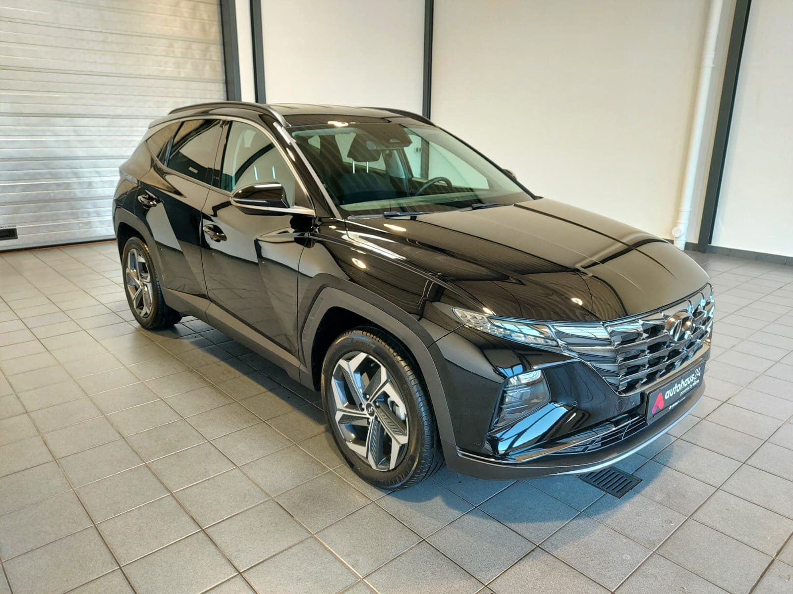 Hyundai Tucson SUV / Crossover / Geländewagen HYUNDAI Tucson 1.6 T-GDI Plug-in Hybrid 4WD Auto Sports Utility Vehicle #1