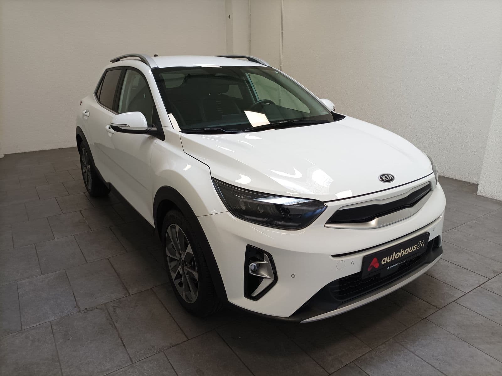 Kia Stonic SUV / Crossover / Geländewagen KIA Stonic 1.0 T-GDI 100 Vision Sports Utility Vehicle #1