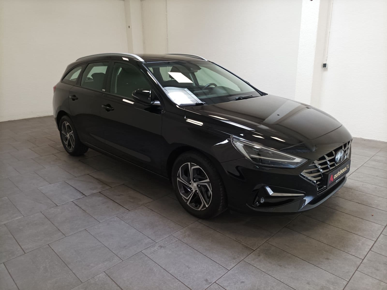 Hyundai i30 Kombi HYUNDAI i30 1.5 T-GDI Hybrid EDITION 30 Kombi #1