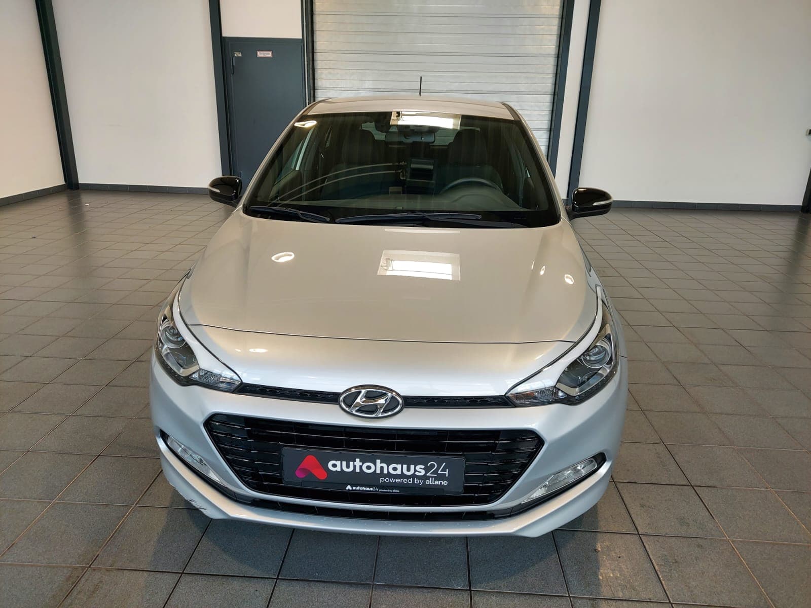 Hyundai i20 Limousine i20 1.2 Pure (EURO 6d-TEMP) #2