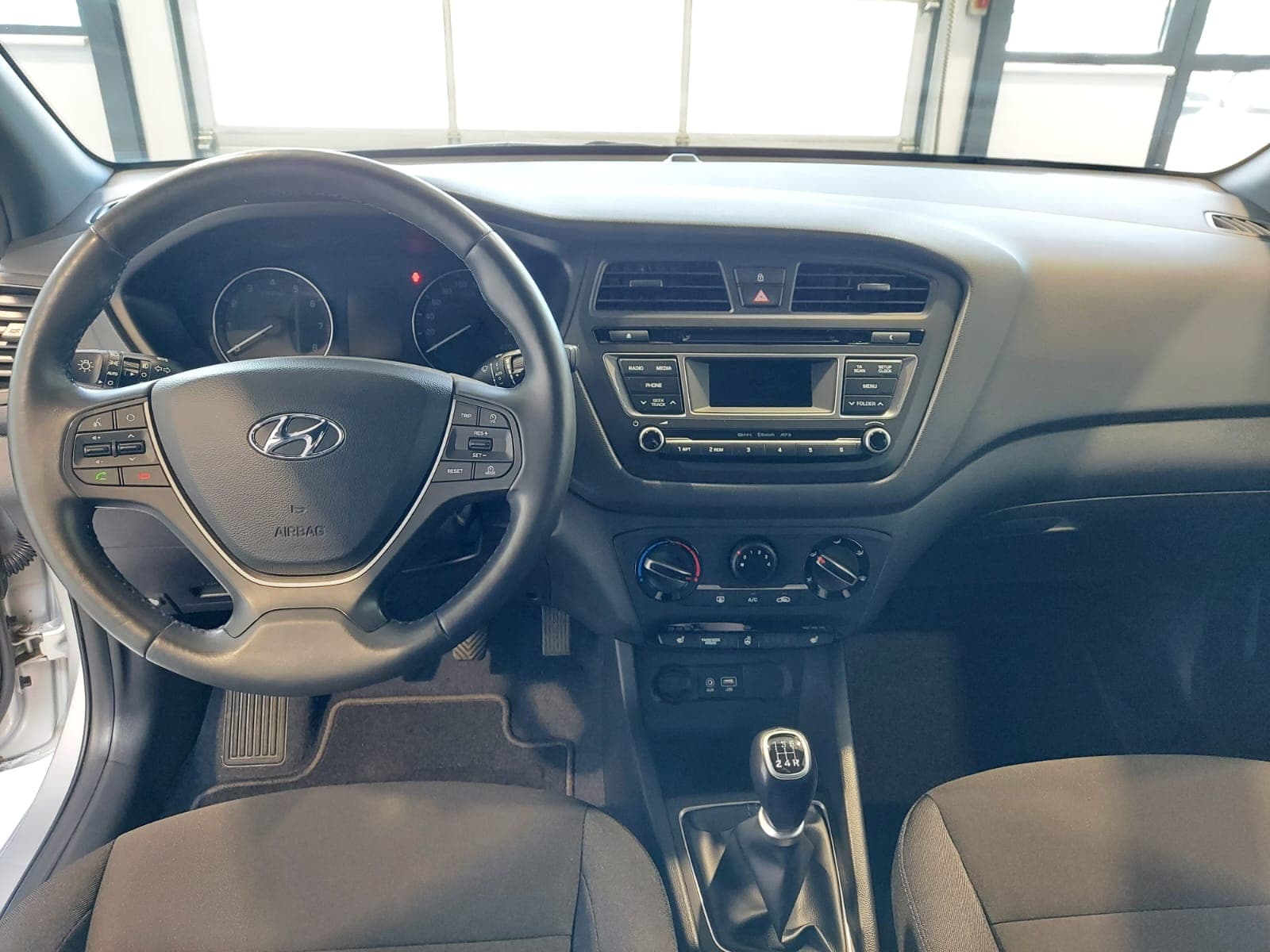 Hyundai i20 Limousine i20 1.2 Pure (EURO 6d-TEMP) #9