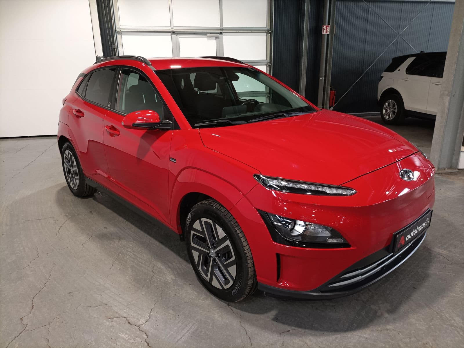Hyundai Kona SUV / Crossover / Geländewagen HYUNDAI Kona ELEKTRO 100kW Sports Utility Vehicle #1